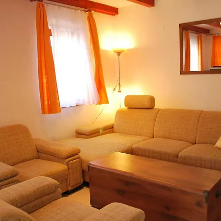 Sziszi Vendeghaz Ferienhaus *