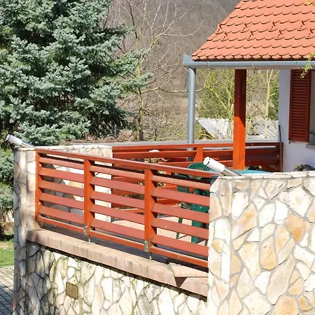Sziszi Vendeghaz Holiday home Kovacsszenaja