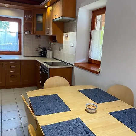 Sziszi Vendeghaz بيت للعطل *