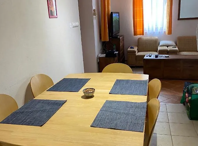 Semesterbostad Sziszi Vendeghaz